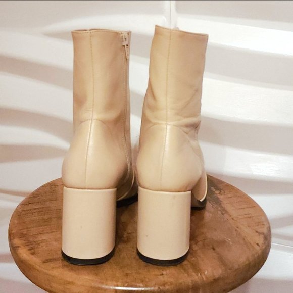 Intentionally Blank Boots - Picture 3 of 3